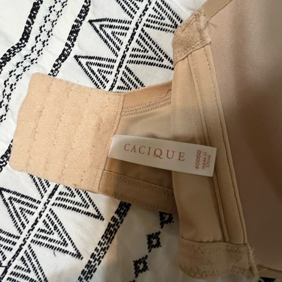 This is a wireless bra that is in excellent condition. - Picture 3 of 6